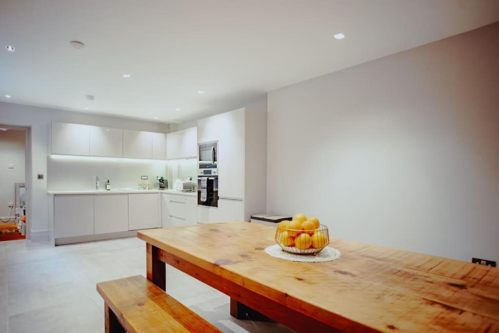 利兹3-Story Townhouse - Sleeps 8公寓 外观 照片