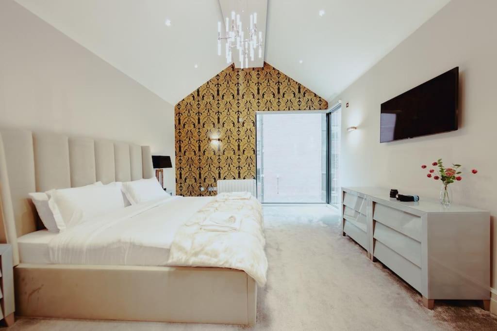 利兹3-Story Townhouse - Sleeps 8公寓 外观 照片