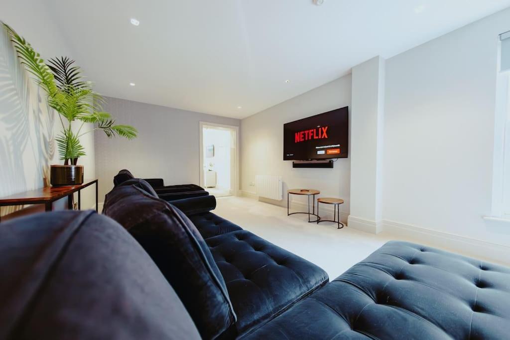 利兹3-Story Townhouse - Sleeps 8公寓 外观 照片