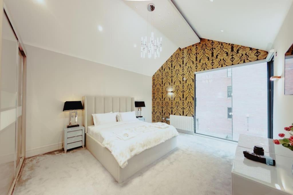利兹3-Story Townhouse - Sleeps 8公寓 外观 照片