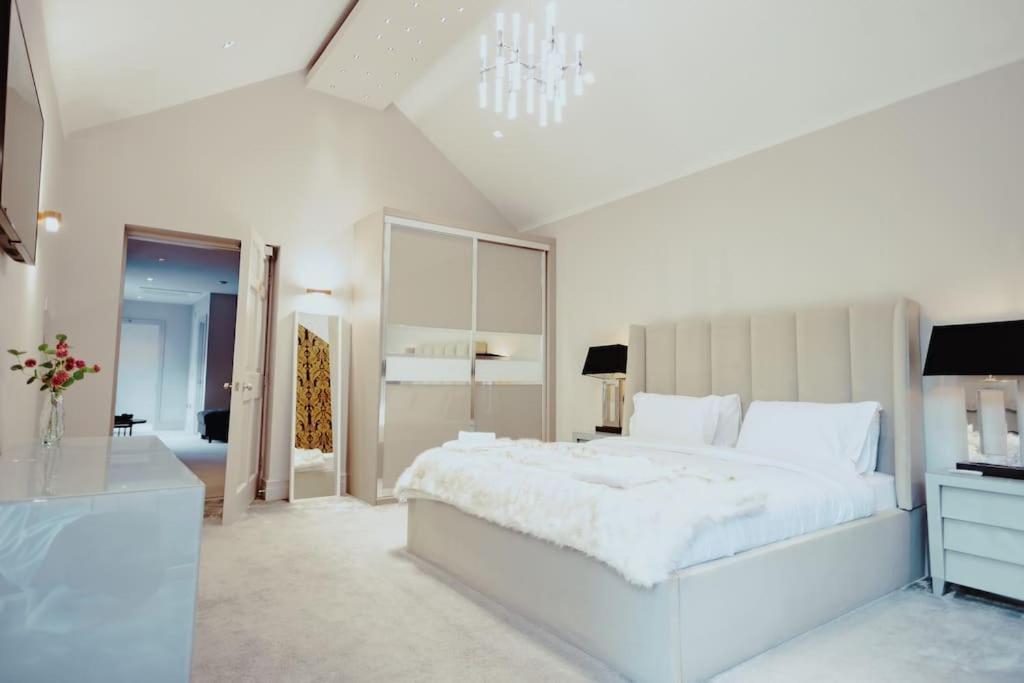 利兹3-Story Townhouse - Sleeps 8公寓 外观 照片